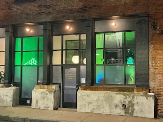 6 Point Cannabis storefront